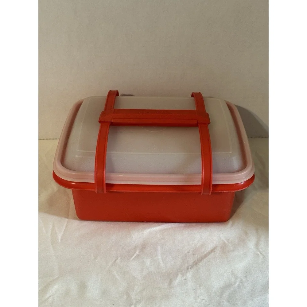 Vintage Tupperware Red Lunchbox Bento Carrier‎ 9x7 Lock Handle USA Kids Retro